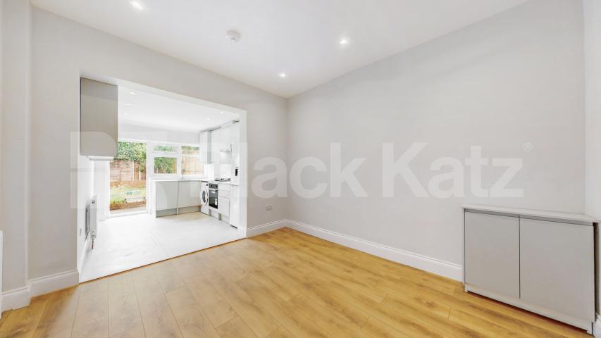 A beautifully renovated house available now, offered furnished or unfurnished to suit your requirements.This spacious property features a bright and modern open-plan reception area, creating an ideal space for both relaxing and entertaining Geary Road, London, NW10,  London