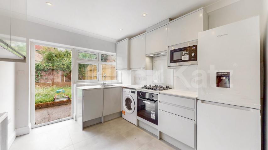 A beautifully renovated house available now, offered furnished or unfurnished to suit your requirements.This spacious property features a bright and modern open-plan reception area, creating an ideal space for both relaxing and entertaining Geary Road, London, NW10,  London