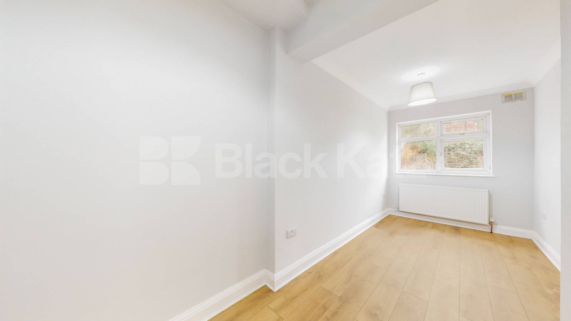 A beautifully renovated house available now, offered furnished or unfurnished to suit your requirements.This spacious property features a bright and modern open-plan reception area, creating an ideal space for both relaxing and entertaining Geary Road, London, NW10,  London