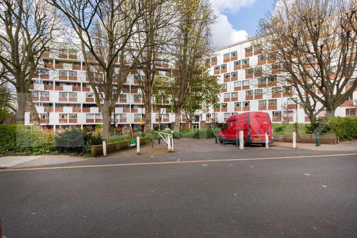 Spacious two bedroom flat set in an iconic post war ex local landmark building Cruikshank Street, Kings Cross / Angel