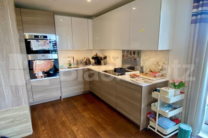 Flooded with natural light & boasting size, quality & location Royal Victoria Gardens Whitling Way, Surrey Quays