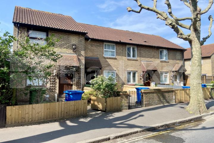 New build house with further study room & private garden  St. James's Road , Bermondsey