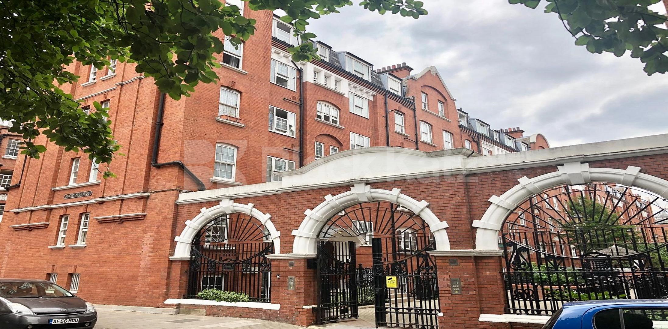 			LET , 2 Bedroom, 1 bath, 1 reception Apartment			 Page Street, St. James Park/Westminster 
