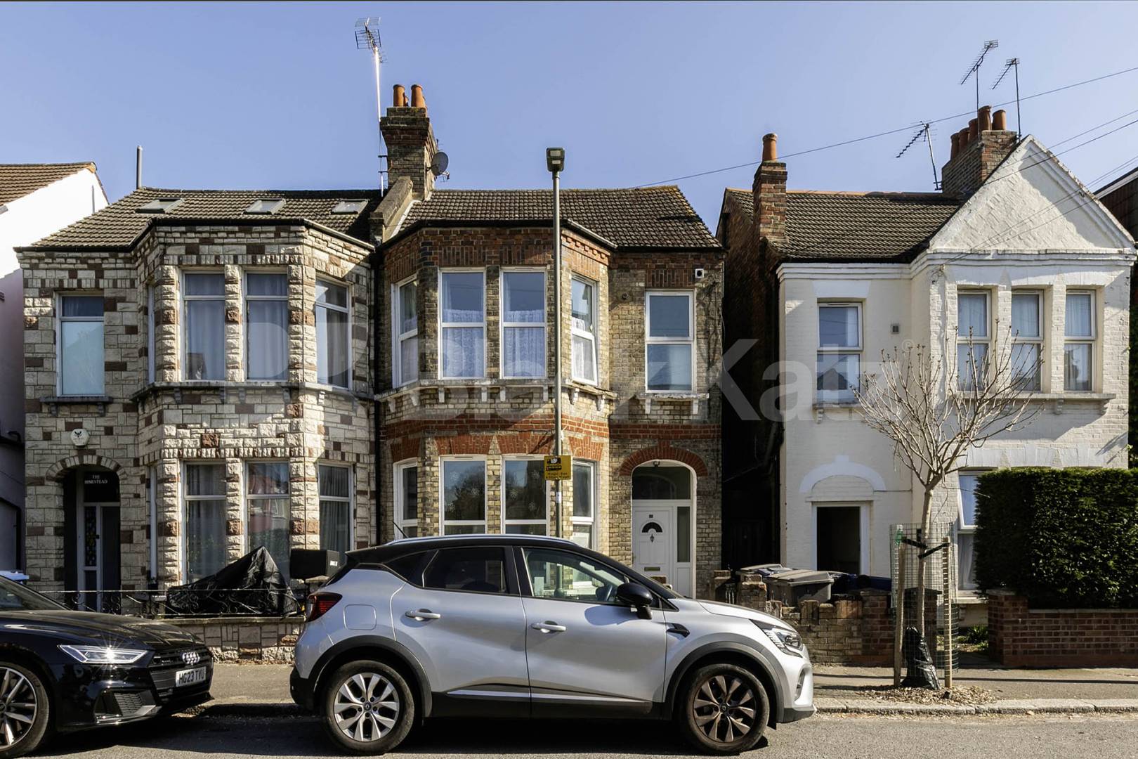 			1 Bedroom, 1 bath, 1 reception 			 Ash Grove, London, Nw2 (Council tax, gas and water),  London