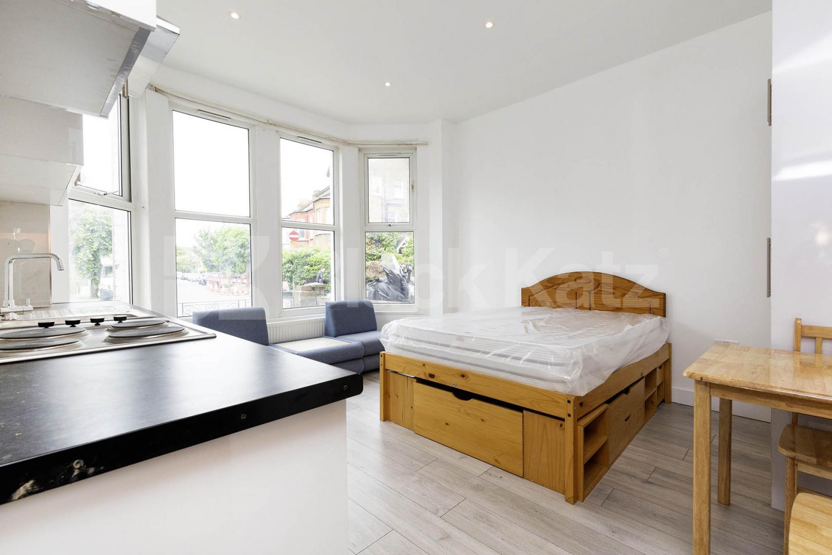 A well-presented, fully furnished studio apartment situated in the popular residential area of Ash Grove, NW2.The property offers a bright and comfortable living and sleeping area with its own private kitchen and access to a clean, shared bathroom Ash Grove, London, NW2 (Council tax, gas and water Included),  London