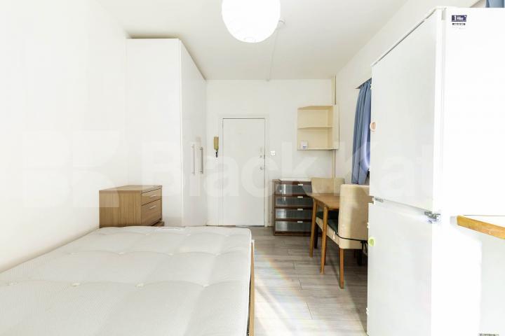 Inclusive of council tax, gas and water, this self contained studio benefits from a private kitchen and bathroom as well as direct access to the rear garden Ash Grove , London, NW2 (Council tax, gas and water),  London