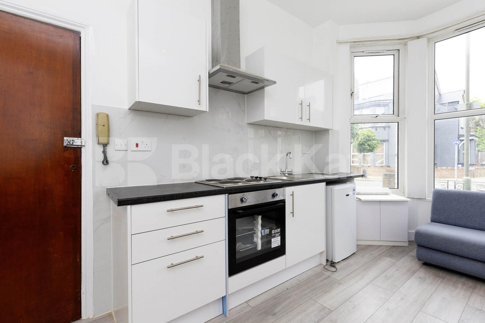 A well-presented, fully furnished studio apartment situated in the popular residential area of Ash Grove, NW2.The property offers a bright and comfortable living and sleeping area with its own private kitchen and access to a clean, shared bathroom Ash Grove, London, NW2 (Council tax, gas and water Included),  London