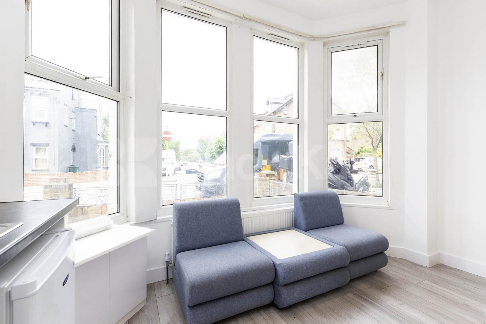 A well-presented, fully furnished studio apartment situated in the popular residential area of Ash Grove, NW2.The property offers a bright and comfortable living and sleeping area with its own private kitchen and access to a clean, shared bathroom Ash Grove, London, NW2 (Council tax, gas and water Included),  London