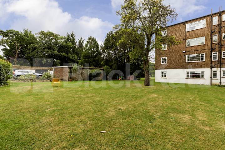 			3 Bedroom, 2 bath, 1 reception 			 Willesden Lane,  Marlow Court  NW6