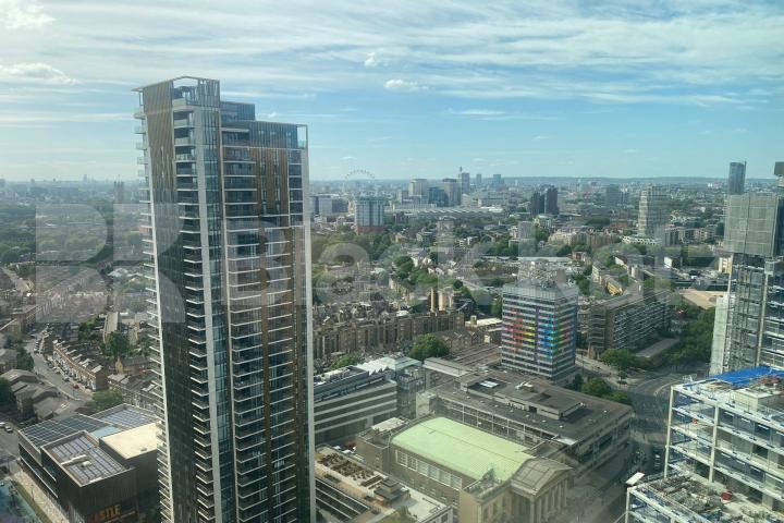 33rd floor with stunning views of the cityscape & 24 Hr. Concierge Strata, Walworth Road, Elephant and Castle