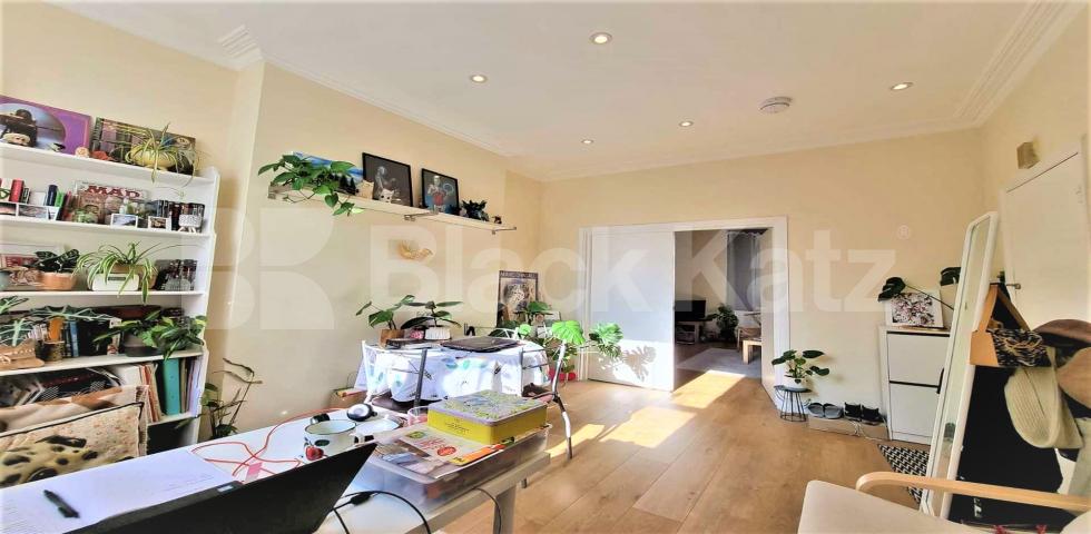 			1 Bedroom, 1 bath, 1 reception Flat			 Sulgrave Road, HAMMERSMITH