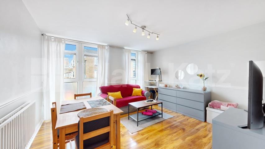 Spacious one bedrrom flat located within zone1 and walking distance to Hyde Park Ashbridge Street, Marylebone