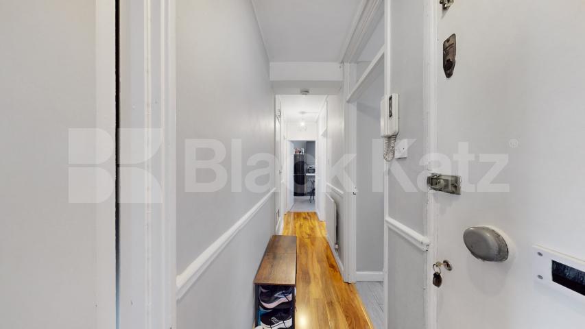 Spacious one bedrrom flat located within zone1 and walking distance to Hyde Park Ashbridge Street, Marylebone