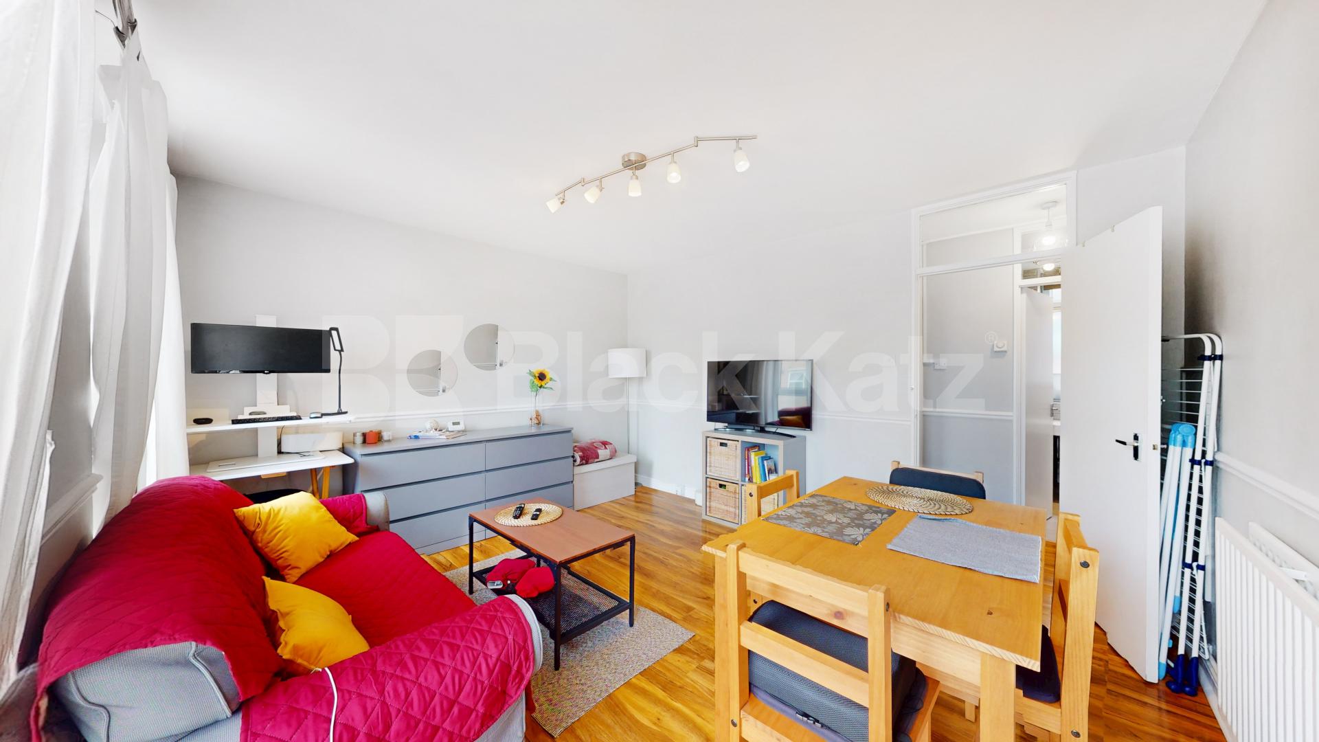 Spacious one bedrrom flat located within zone1 and walking distance to Hyde Park Ashbridge Street, Marylebone