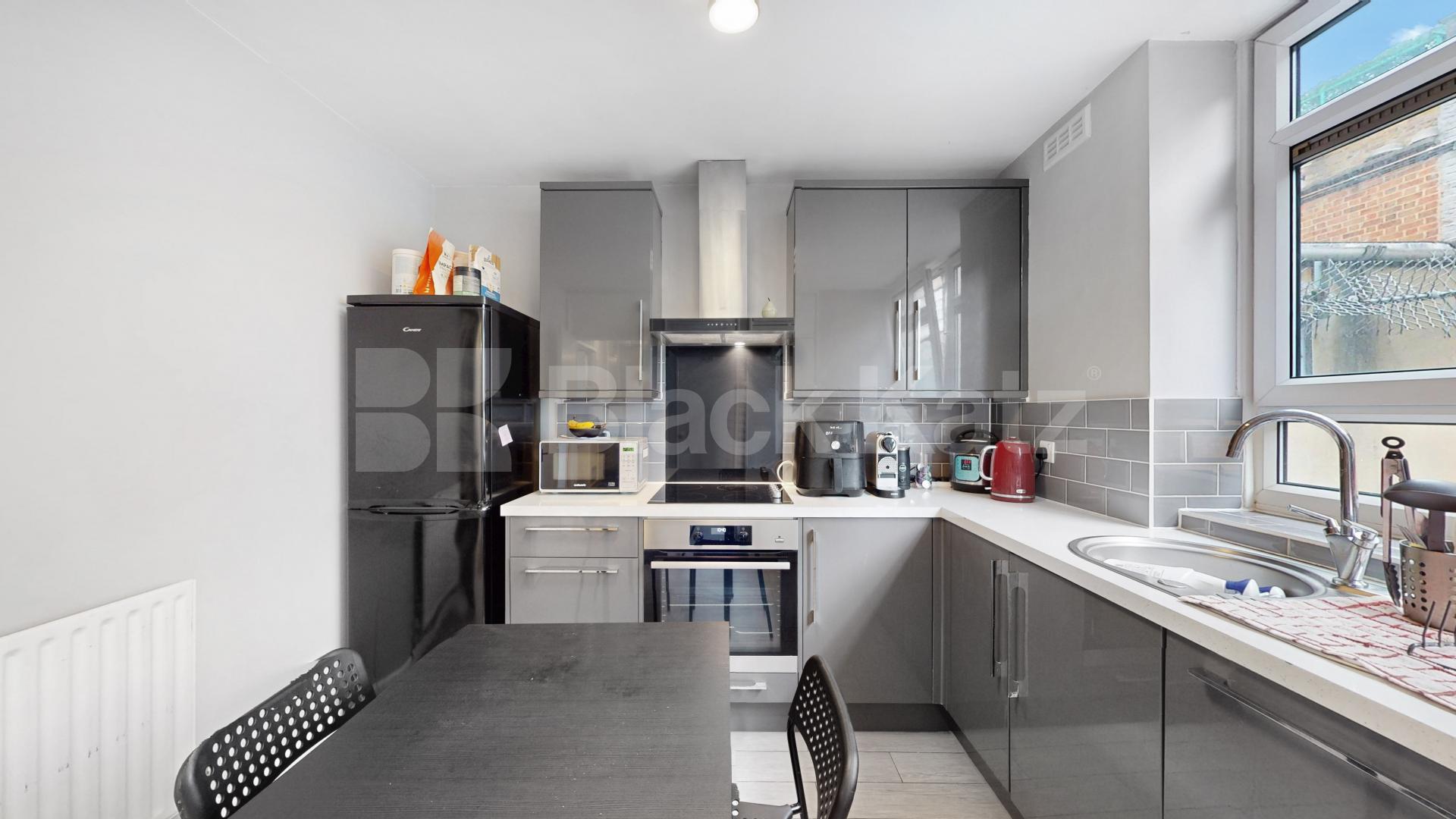 Spacious one bedrrom flat located within zone1 and walking distance to Hyde Park Ashbridge Street, Marylebone