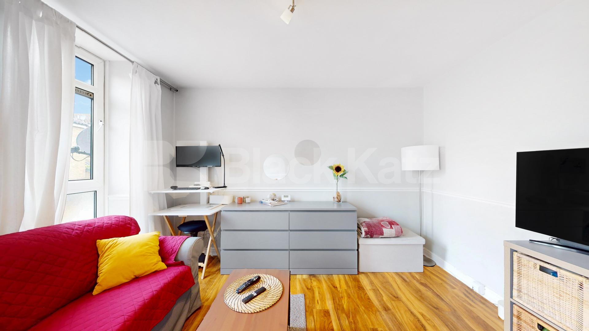 Spacious one bedrrom flat located within zone1 and walking distance to Hyde Park Ashbridge Street, Marylebone