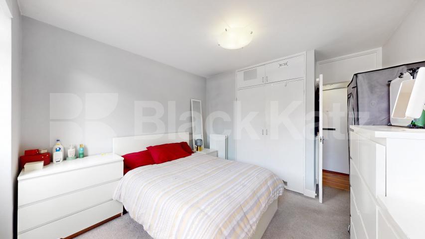 Spacious one bedrrom flat located within zone1 and walking distance to Hyde Park Ashbridge Street, Marylebone