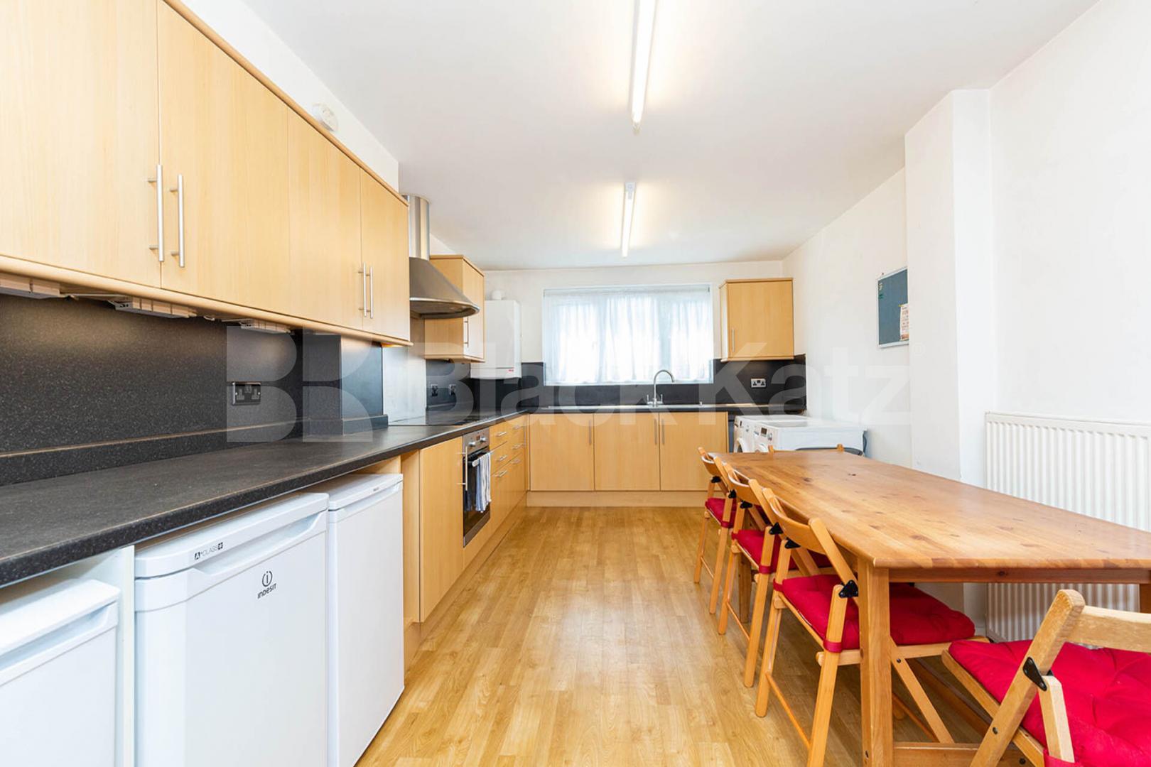 stunning 6 bedroom house located near the green spaces of Finsbury Park Duckett Road, Harringay - Hornsey