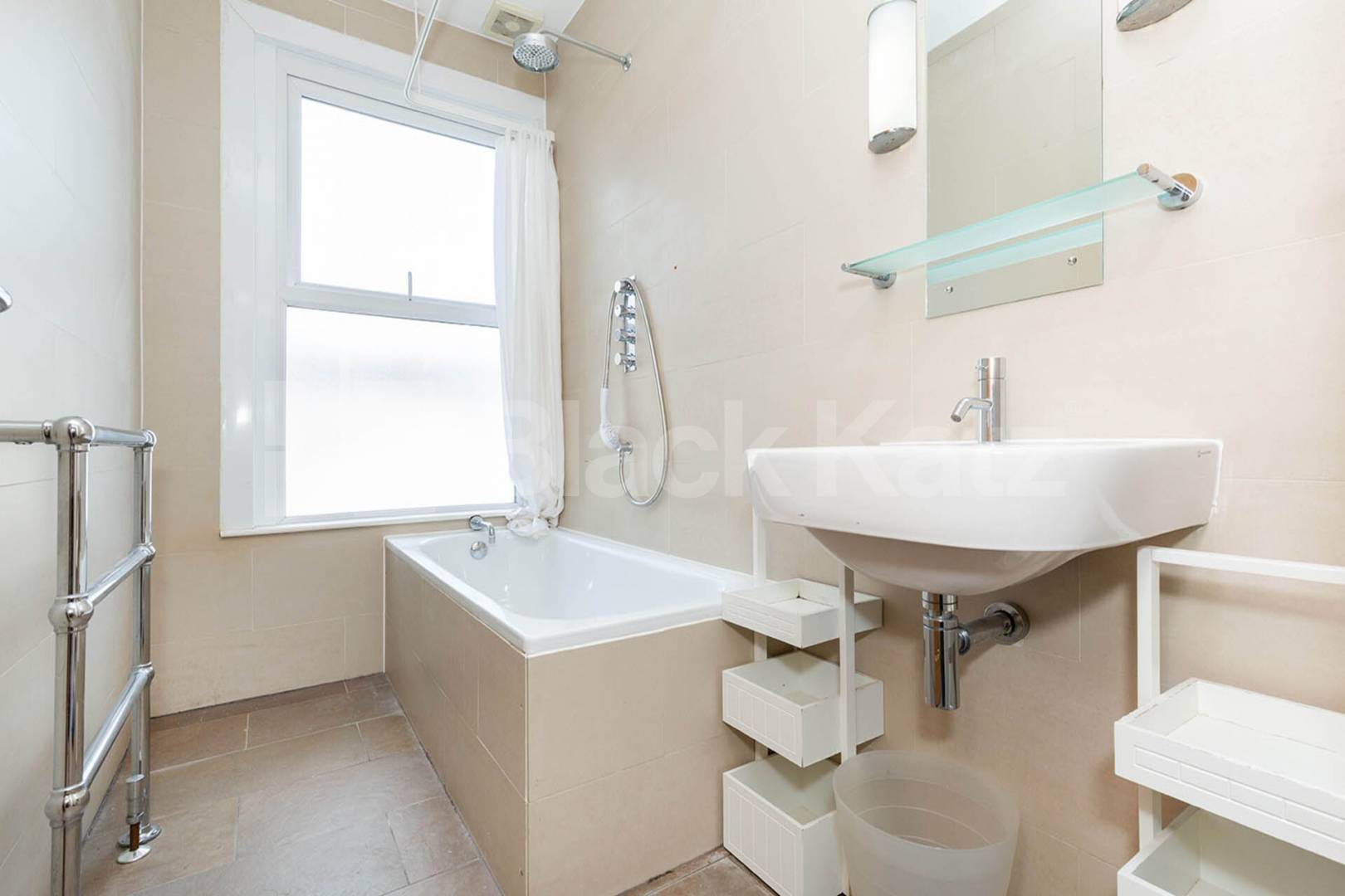 Aranged over 2 floors in a zone 1 location in Bloomsbury Acton Street, Kings Cross 