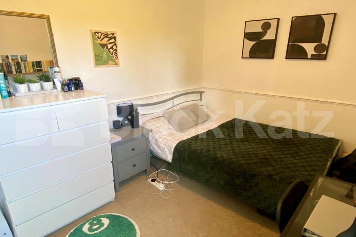 Bright and Airy Three Bedroom Apartment in the Heart of SE1 Bath Terrace, London Bridge