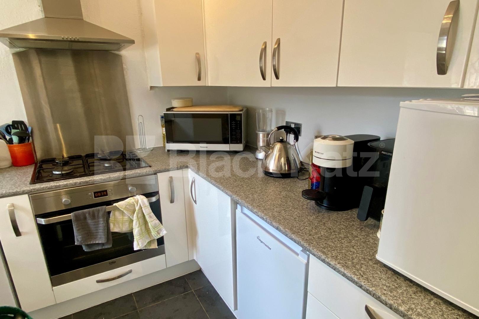 Bright and Airy Three Bedroom Apartment in the Heart of SE1 Bath Terrace, London Bridge