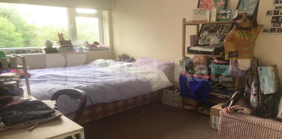 			LET , 3 Bedroom, 1 bath, 1 reception Apartment			 St. Georges Road , Lambeth North / Southwark 