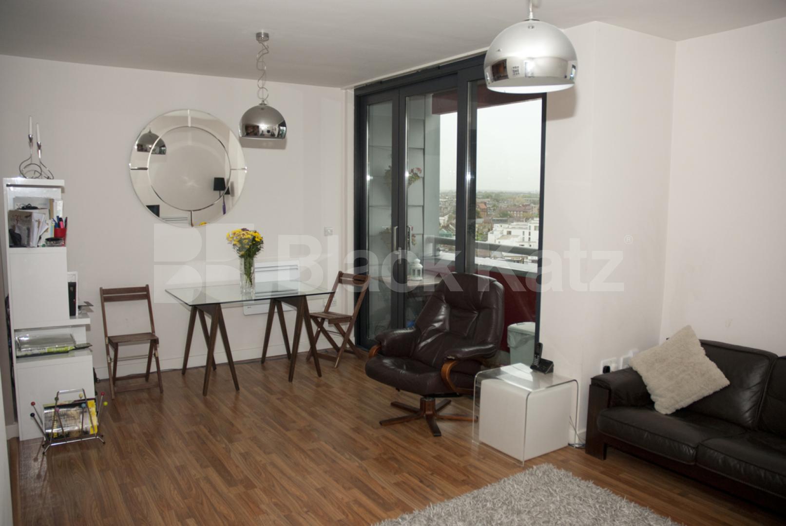 Ample natural light 2 Bedroom, Furnished Apartment in Ashburton