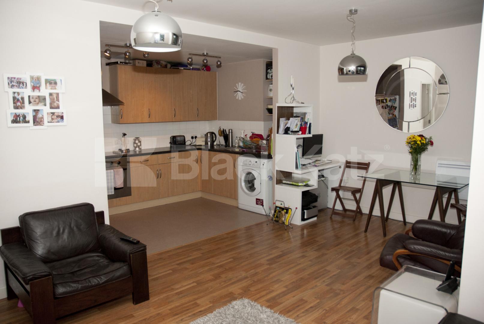 Ample natural light 2 Bedroom, Furnished Apartment in Ashburton