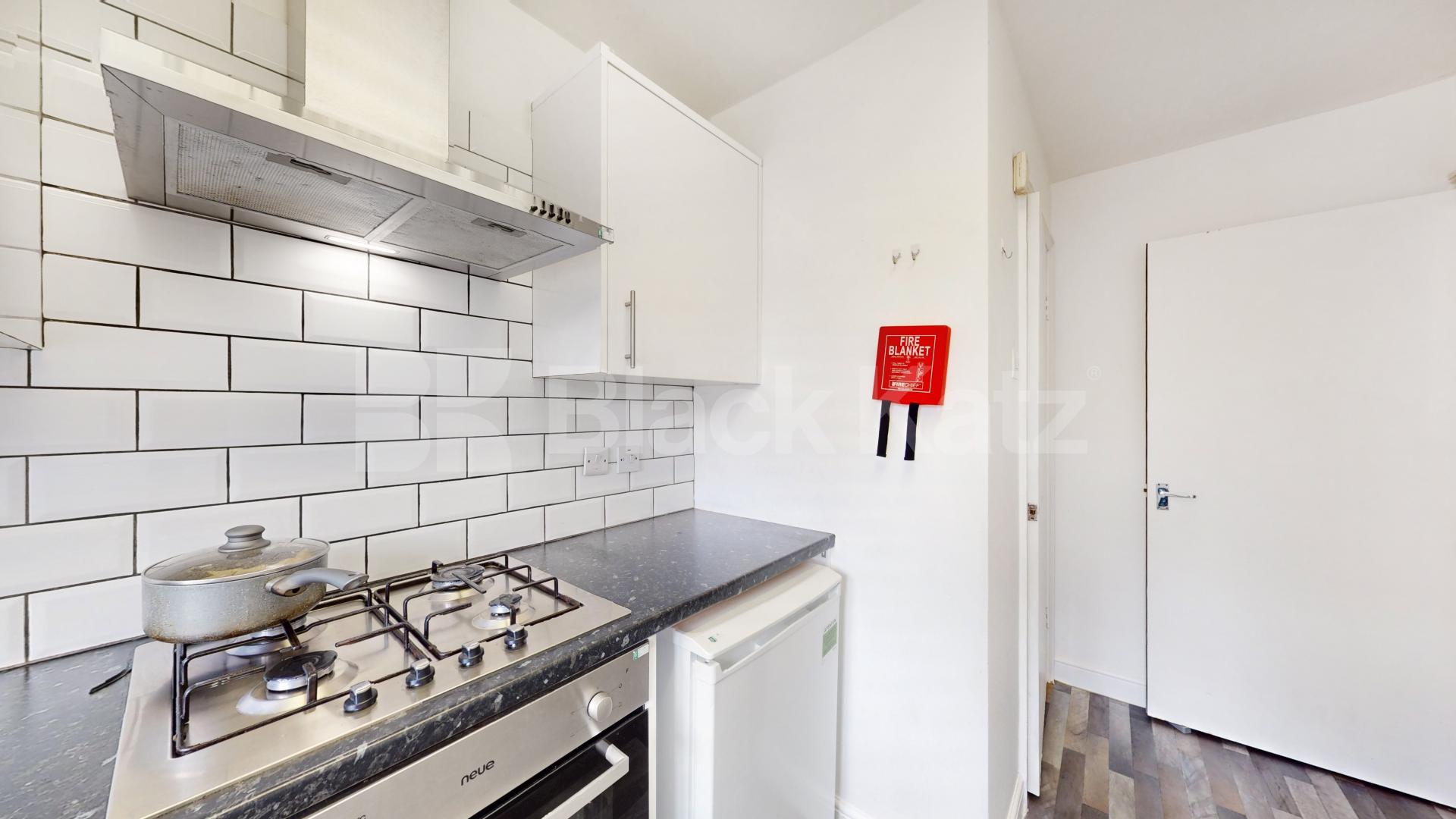 This is a large one double bedroom flat set on the top floor of period conversion next to Edgware Road station (Northern line) Station Road, Edgware, HA8,  Edgware