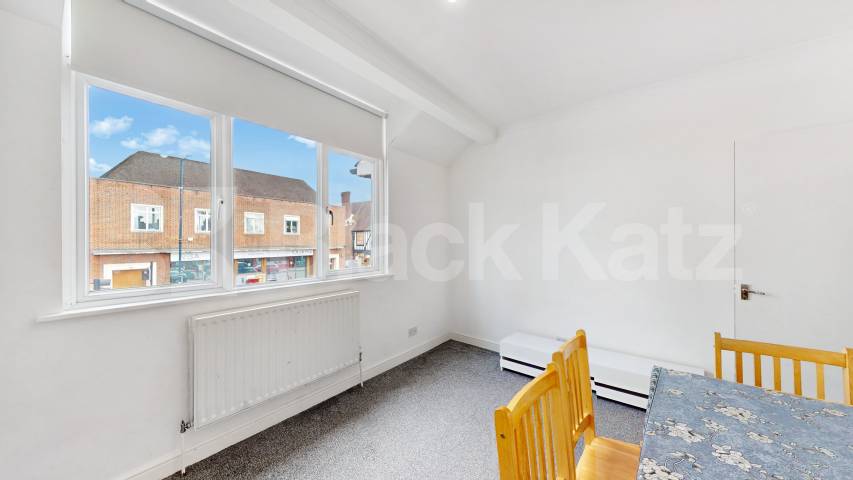 This is a large one double bedroom flat set on the top floor of period conversion next to Edgware Road station (Northern line) Station Road, Edgware, HA8,  Edgware