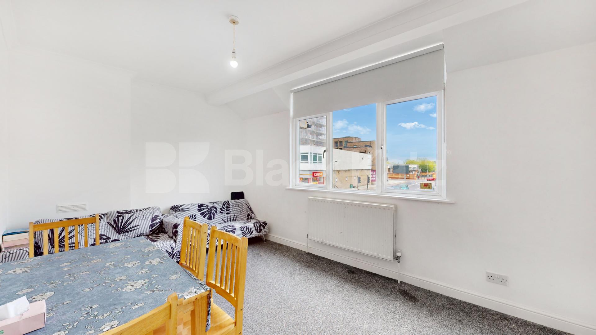 This is a large one double bedroom flat set on the top floor of period conversion next to Edgware Road station (Northern line) Station Road, Edgware, HA8,  Edgware