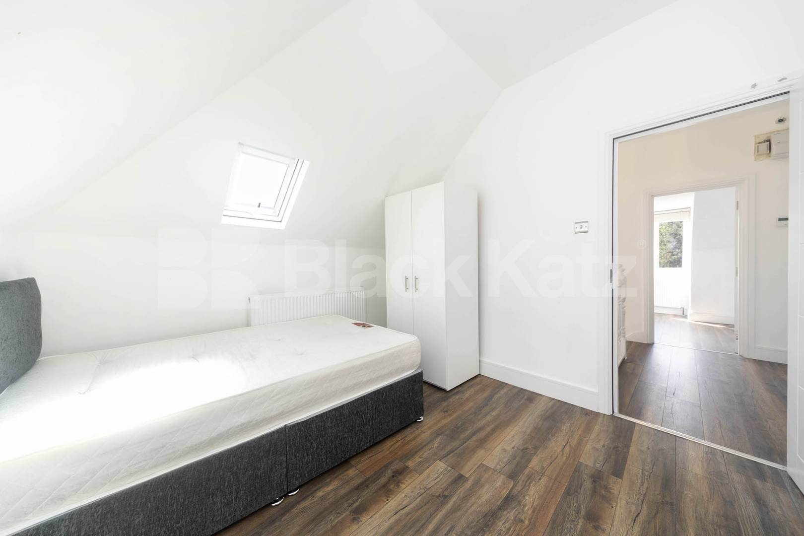 A beautifully renovated two-bedroom plus study apartment on Chatsworth Road, NW2, finished to a high standard throughout Chatsworth Road, London, NW2,  London