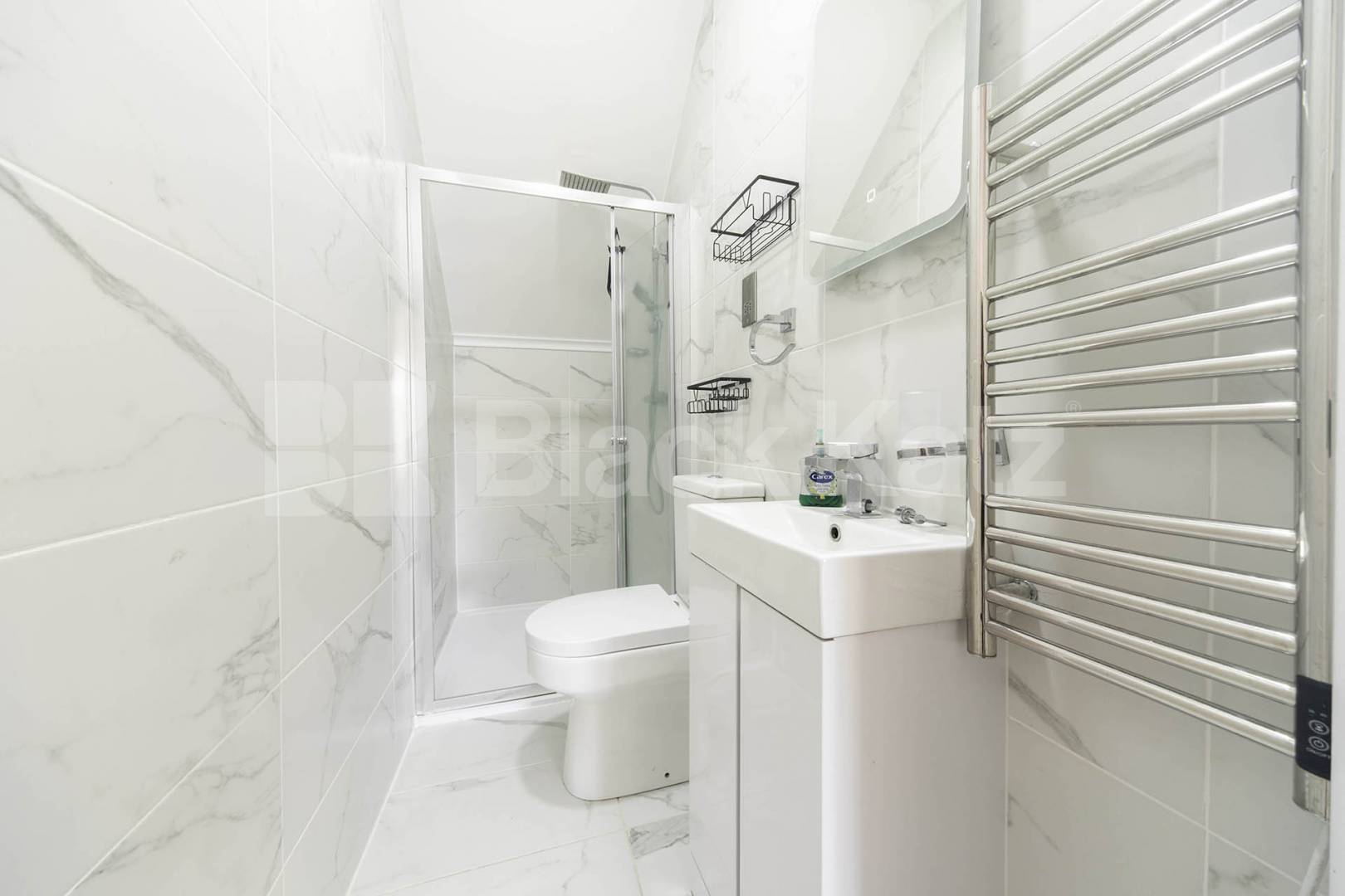 A beautifully renovated two-bedroom plus study apartment on Chatsworth Road, NW2, finished to a high standard throughout Chatsworth Road, London, NW2,  London