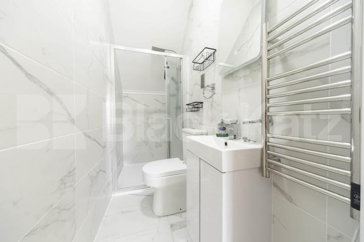 A beautifully renovated two-bedroom plus study apartment on Chatsworth Road, NW2, finished to a high standard throughout Chatsworth Road, London, NW2,  London