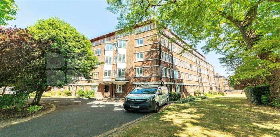 A well-presented two-bedroom apartment to rent in Thanet Lodge, Mapesbury Road, NW2 Mapesbury Road, Thanet Lodge, NW2,  Thanet Lodge