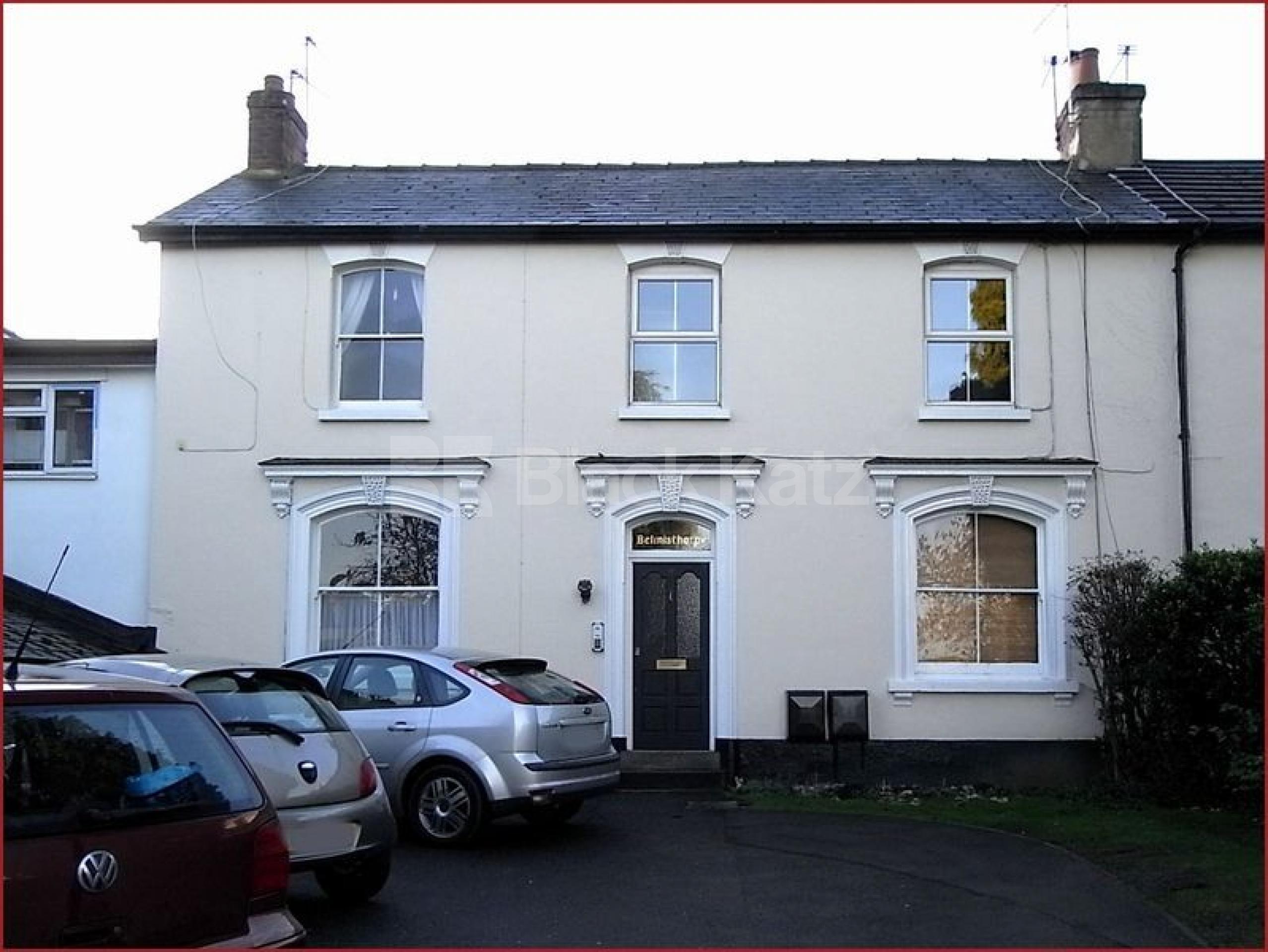 			1 Bedroom, 1 bath, 1 reception Flat			 Henry Road, East Barnet EN4