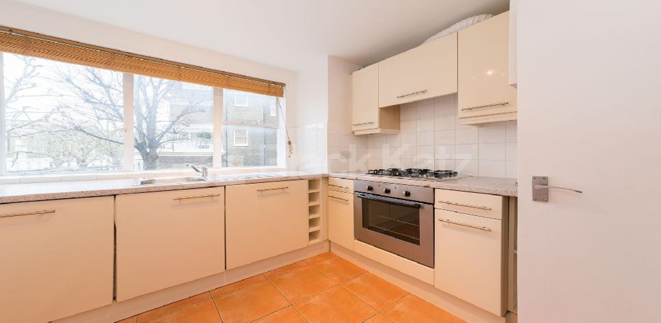 			2 Bedroom, 1 bath, 1 reception Flat			 Clifton Gardens, MAIDA VALE/LITTLE VENICE