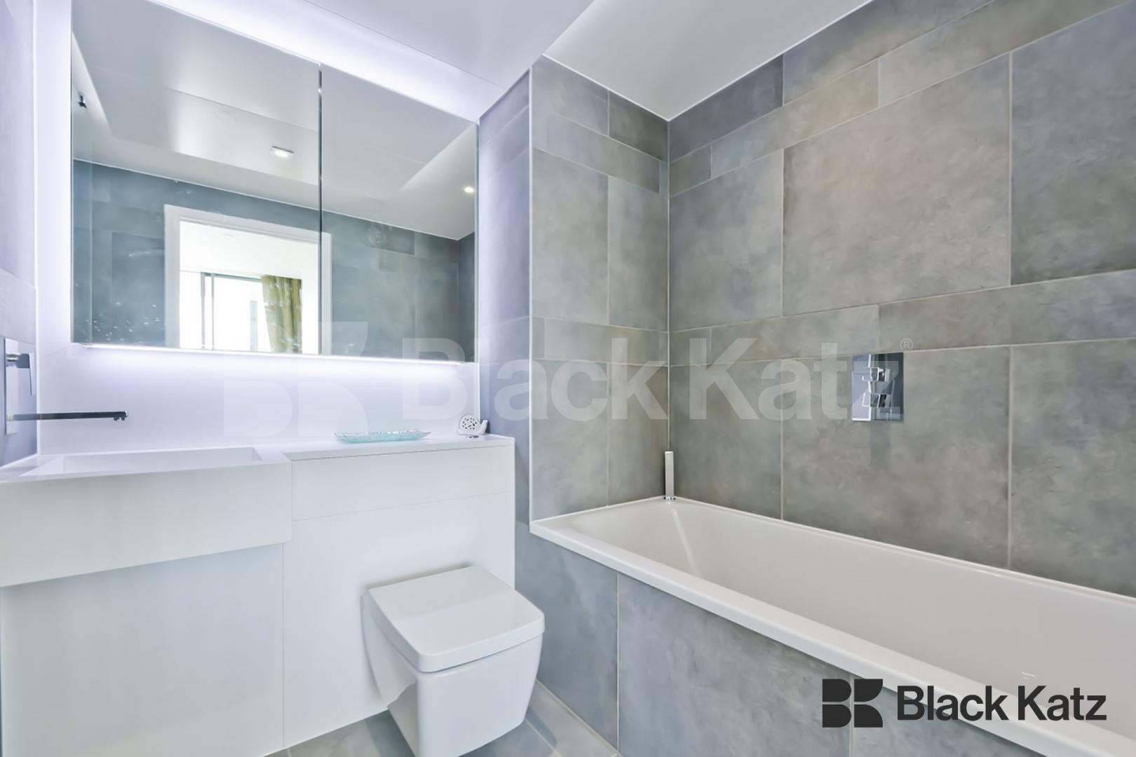  Highly desirable development with stunning unhindered views Dollar Bay Place, Canary Wharf