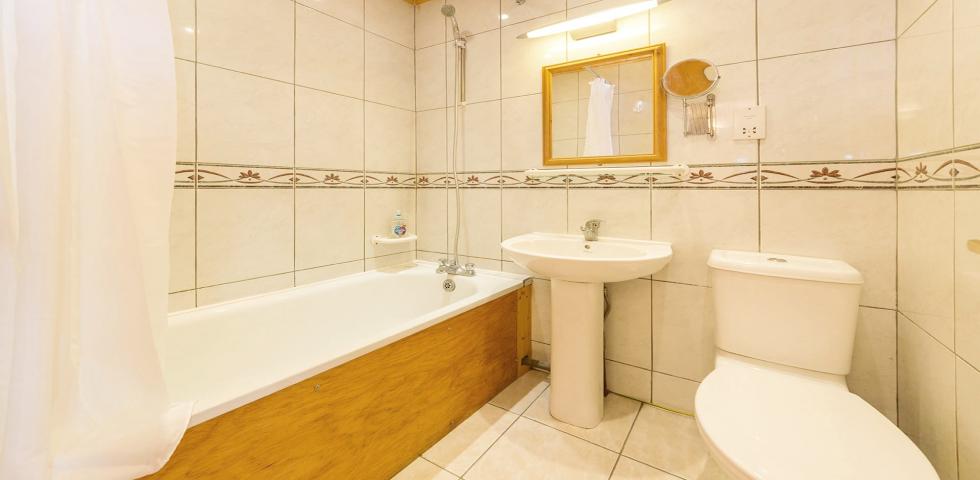 			1 Bedroom, 1 bath, 1 reception Flat			 Burnley Road, Dollis Hill, DOLLIS HILL