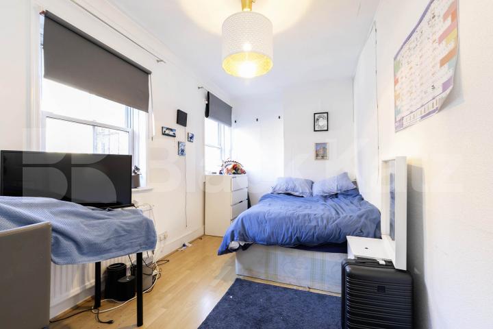 A spacious and well-presented furnished three-bedroom apartment ideally located on West End Lane in the heart of West Hampstead, NW6.The property comprises three large double bedrooms, all of which offer ample space for a desk and additional storage, West End Lane, London, NW6,  London