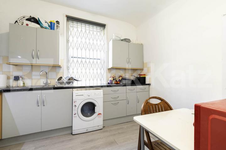 A spacious and well-presented furnished three-bedroom apartment ideally located on West End Lane in the heart of West Hampstead, NW6.The property comprises three large double bedrooms, all of which offer ample space for a desk and additional storage, West End Lane, London, NW6,  London