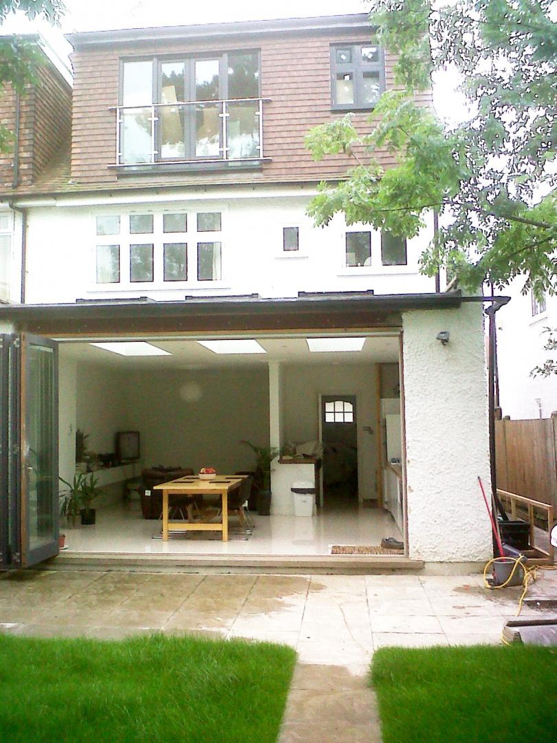 			LET, 4 Bedroom, 1 bath, 1 reception House			 Mayfield Avenue, FINCHLEY