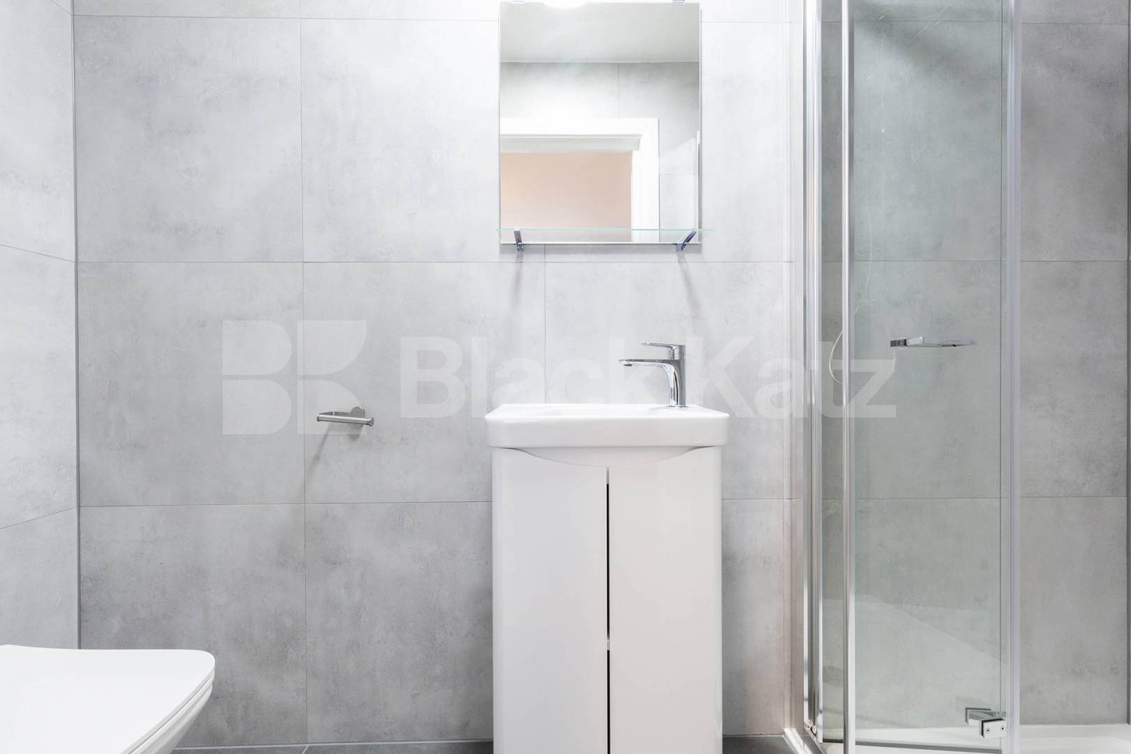 Black Katz is proud to offer this superb two bedroom garden flat finished to a high standard Burlington Gardens, London, W3,  London