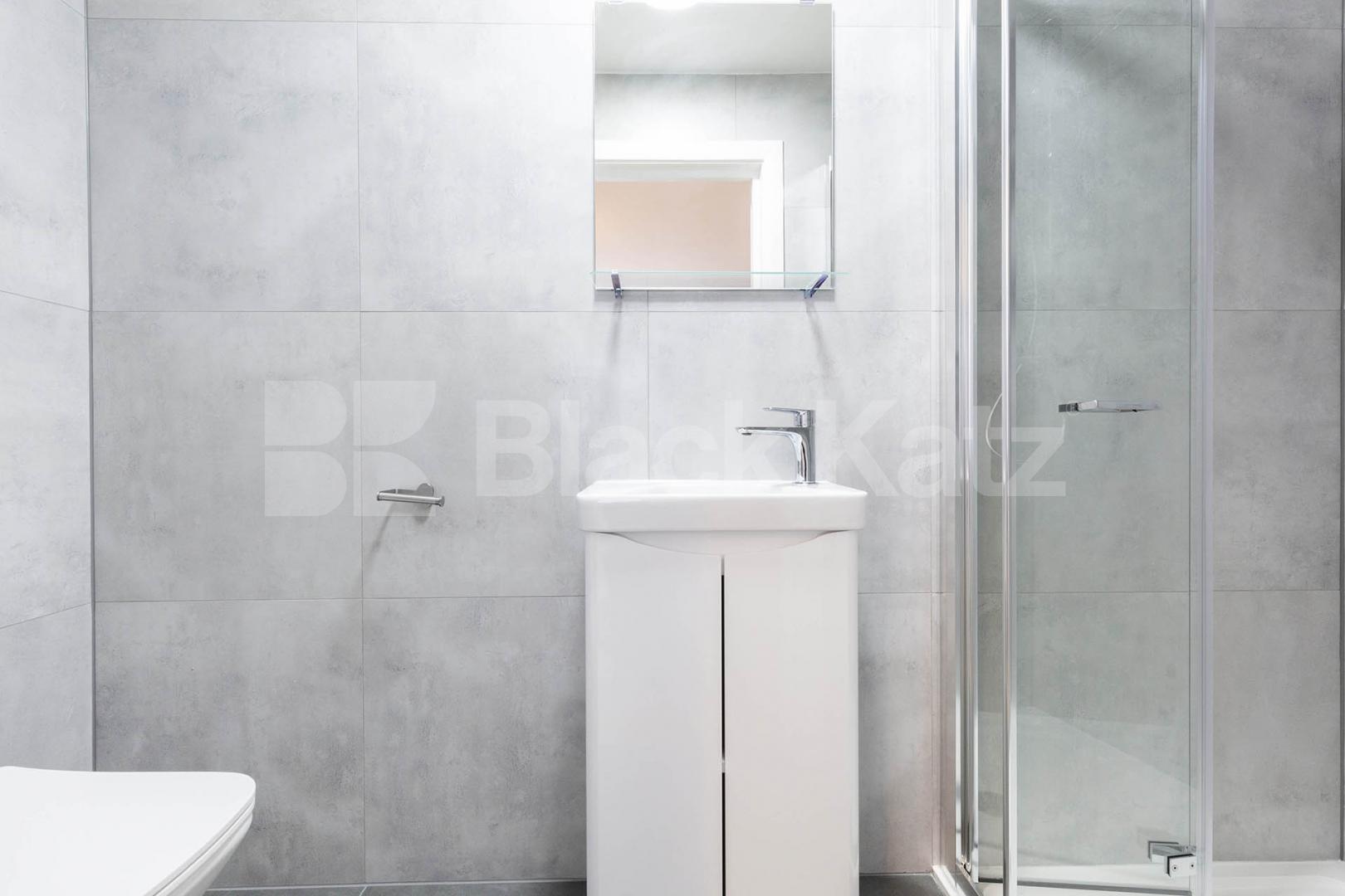Black Katz is proud to offer this superb two bedroom garden flat finished to a high standard Burlington Gardens, London, W3,  London