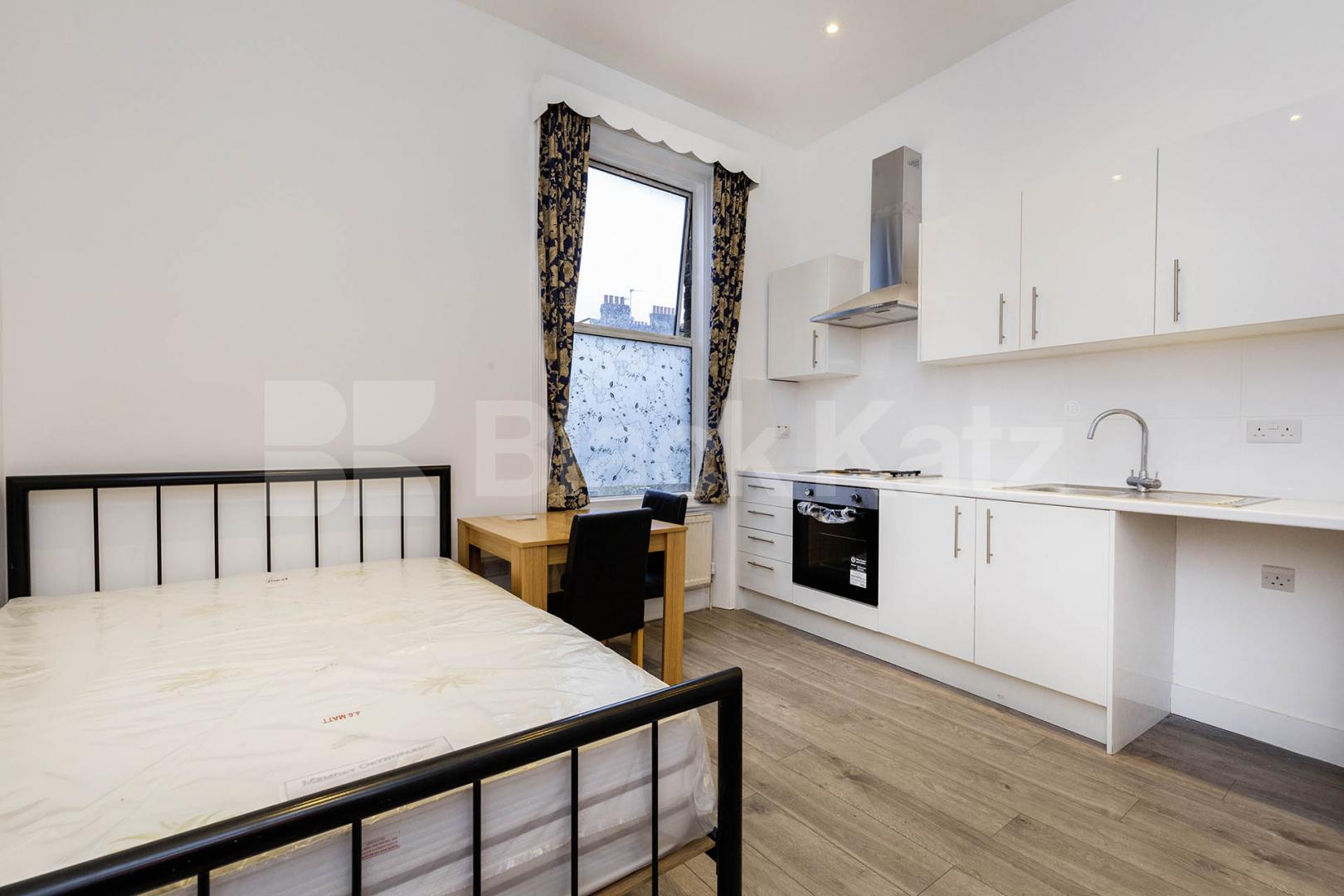 Council tax, Gas + Water included Large Studio in Kilburn Callcott road, London, NW6 ( Council tax, Gas and Water included),  London