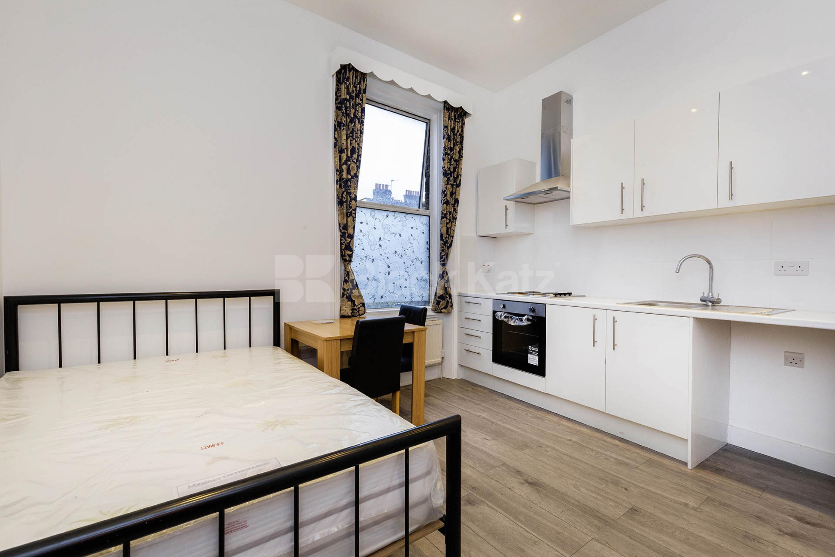 Council tax, Gas + Water included Large Studio in Kilburn Callcott road, London, NW6 ( Council tax, Gas and Water included),  London NW6
