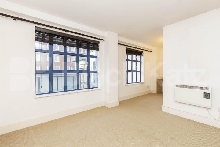Spectacular penthouse in a central location EC1 Masons Yard , Clerkenwell 