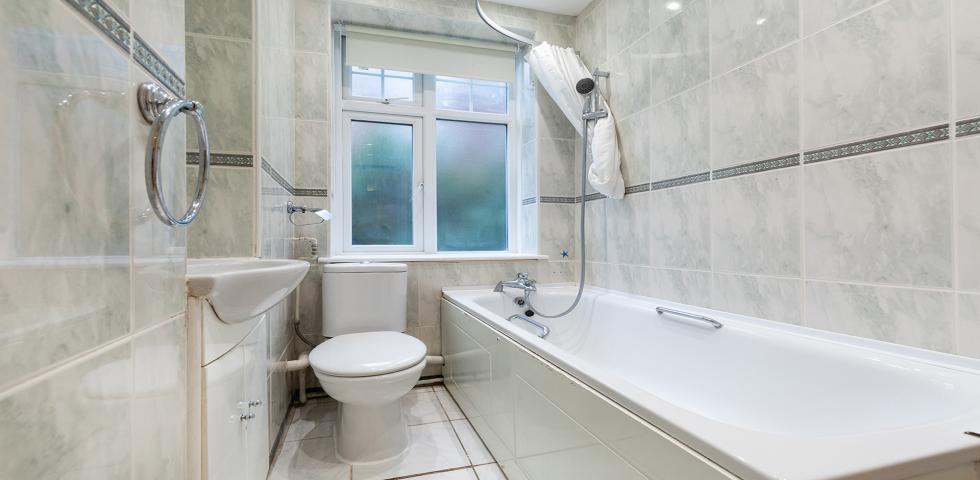 			2 Bedroom, 1 bath, 1 reception Apartment			 Belsize Grove, BELSIZE PARK
