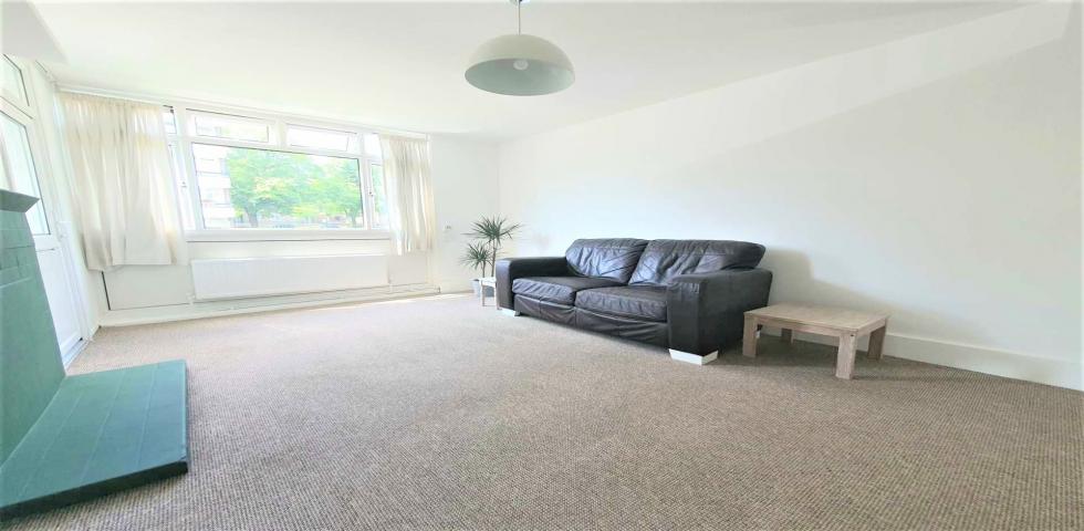 			3 Bedroom, 2 bath, 1 reception Flat			 Maitland Park Road, CHALK FARM NW3