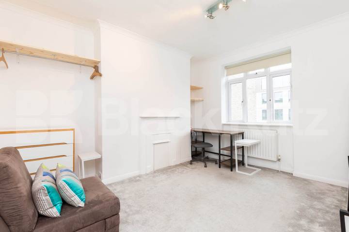 perfect for 2 sharers and located within close proximity to Angel Station Pentonville Road, Angel